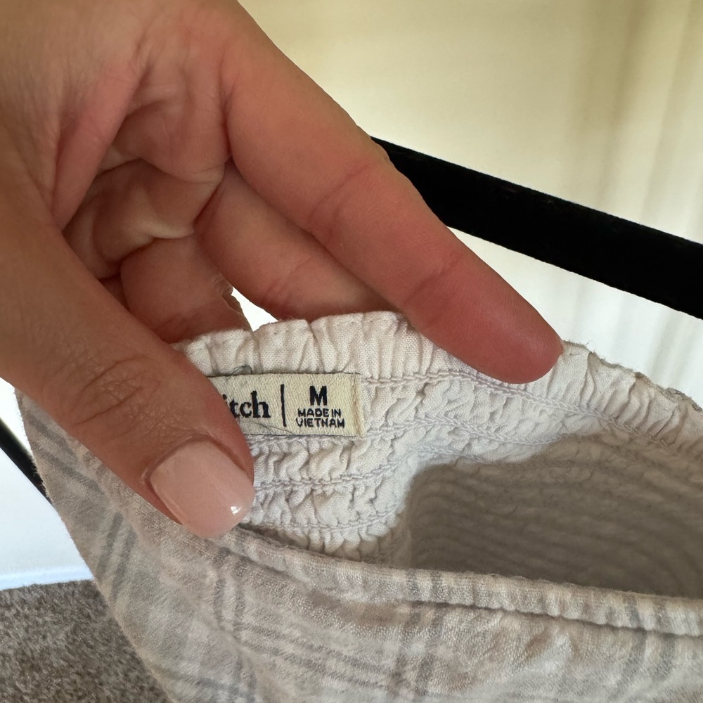 Abercrombie & Fitch Gray Puff Sleeve Smocked Crop Top - Picture 4 of 4